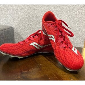Saucony Shoes Women’s 6 Red Vendetta Running Cleats Sneakers S19027-5